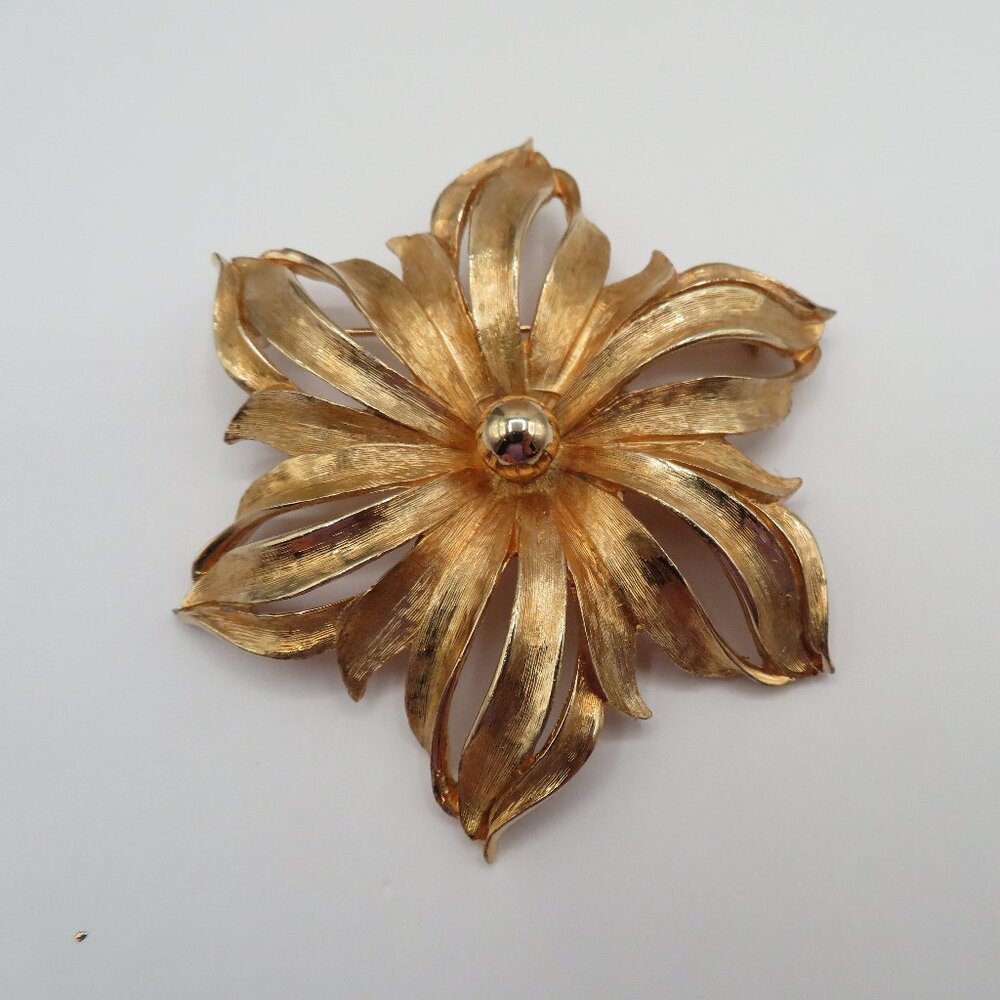 Vintage Pastelli Gold Tone Floral Brooch